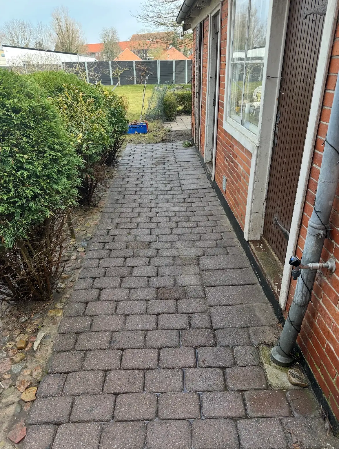 Udendørs fliser efter professionel rens